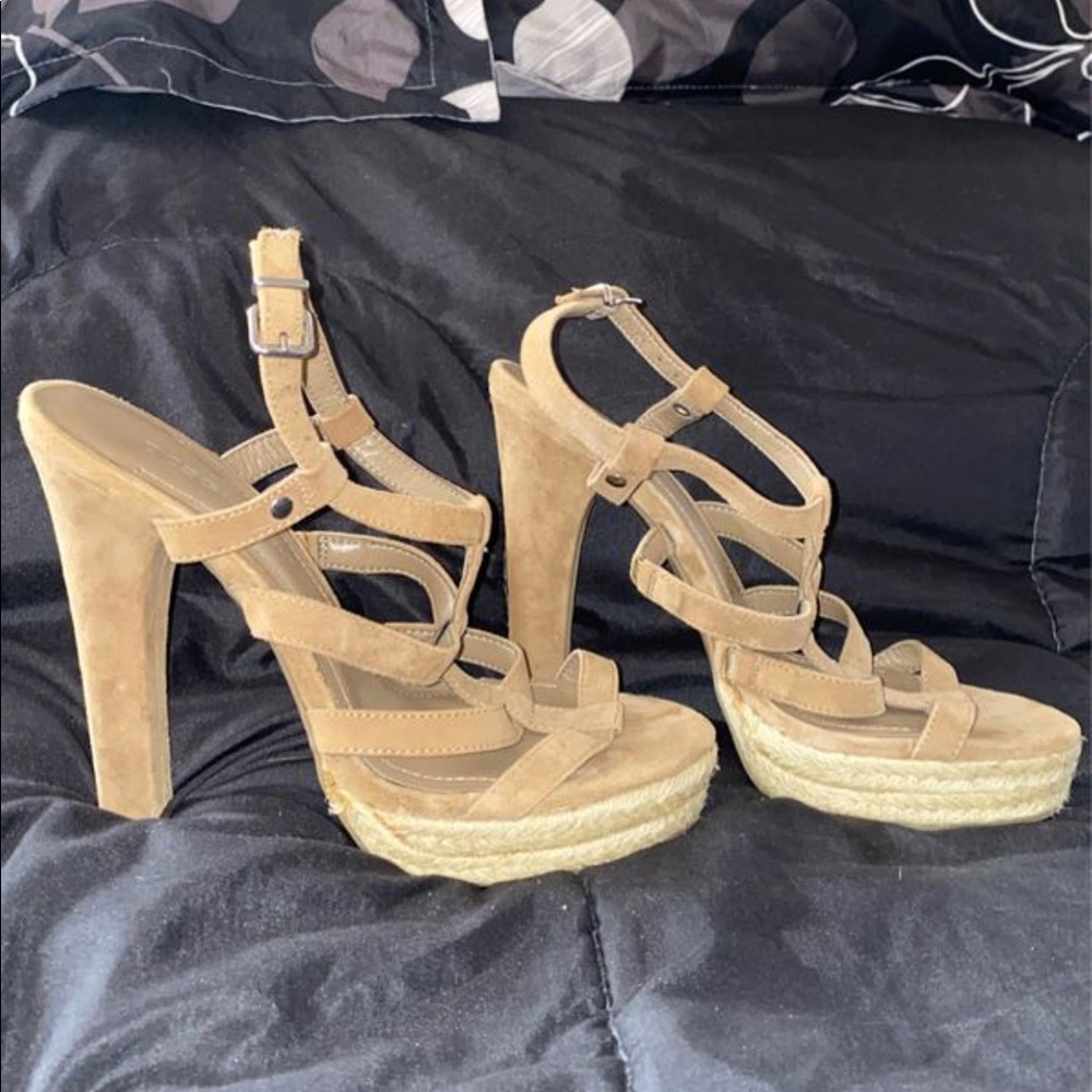 BCBG Bailey Tan High Heels Size 7.5